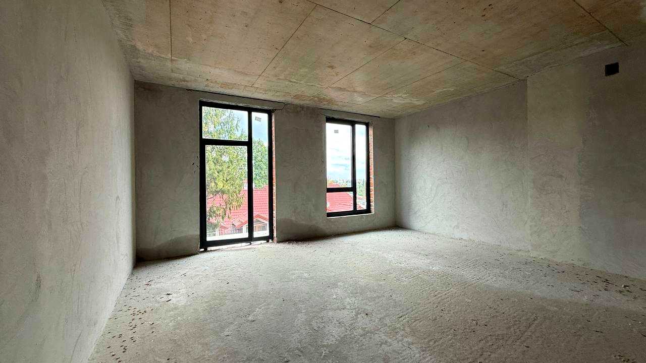 1875752890381916