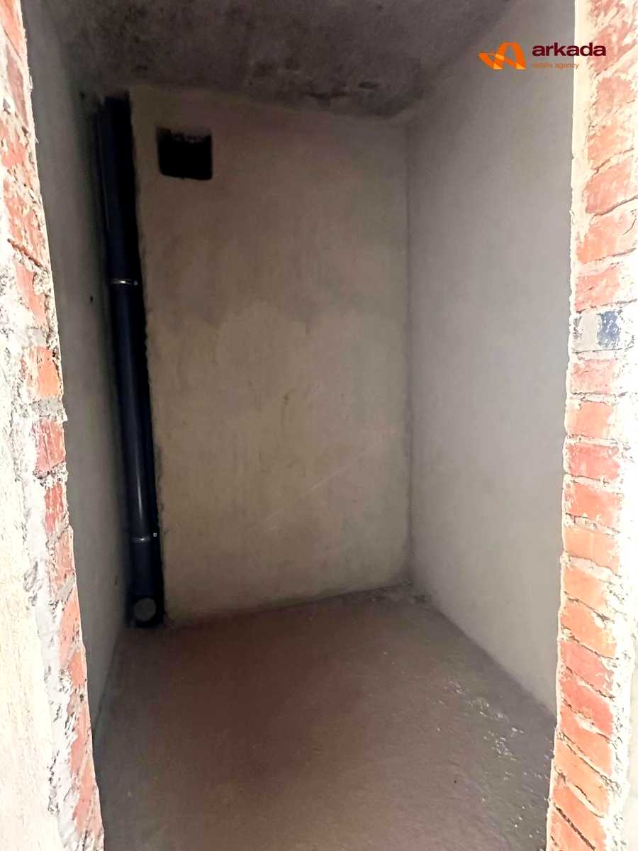 1875755649748392