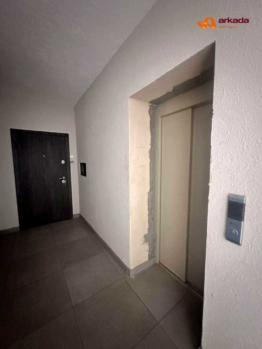 1875755869496579