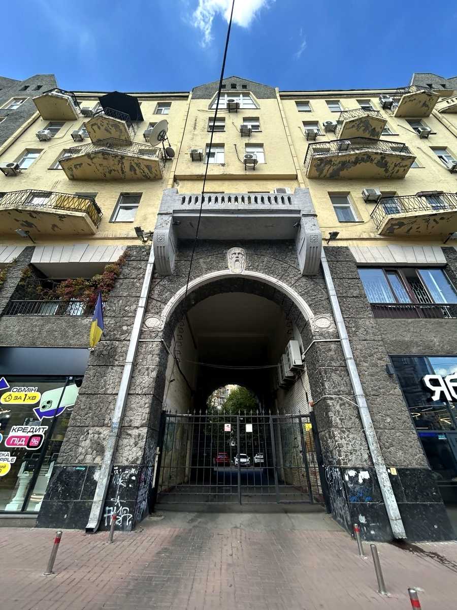 1875757776392505