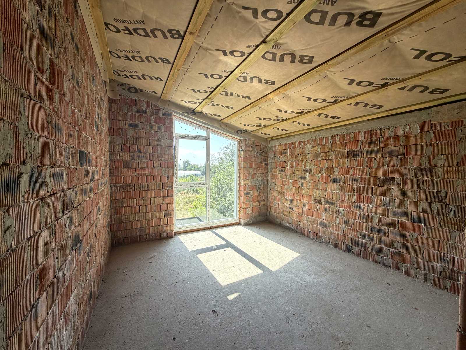 1875758037708879