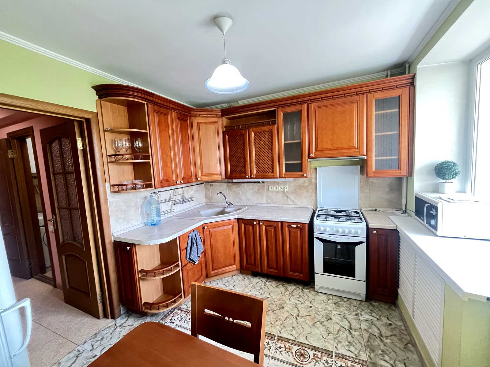 1875758895183294