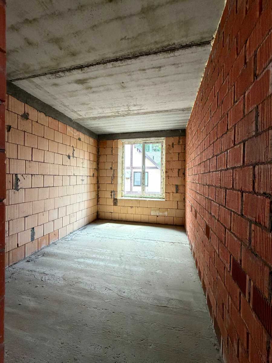 1875760965028737