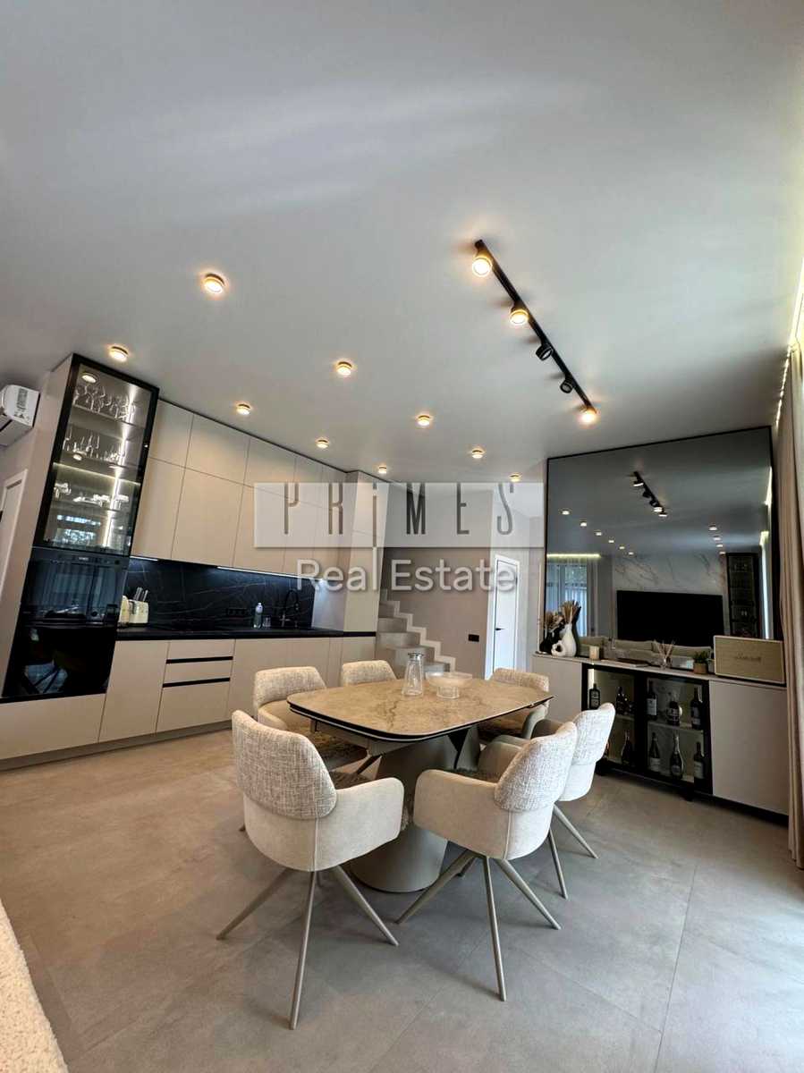 1875762356795697