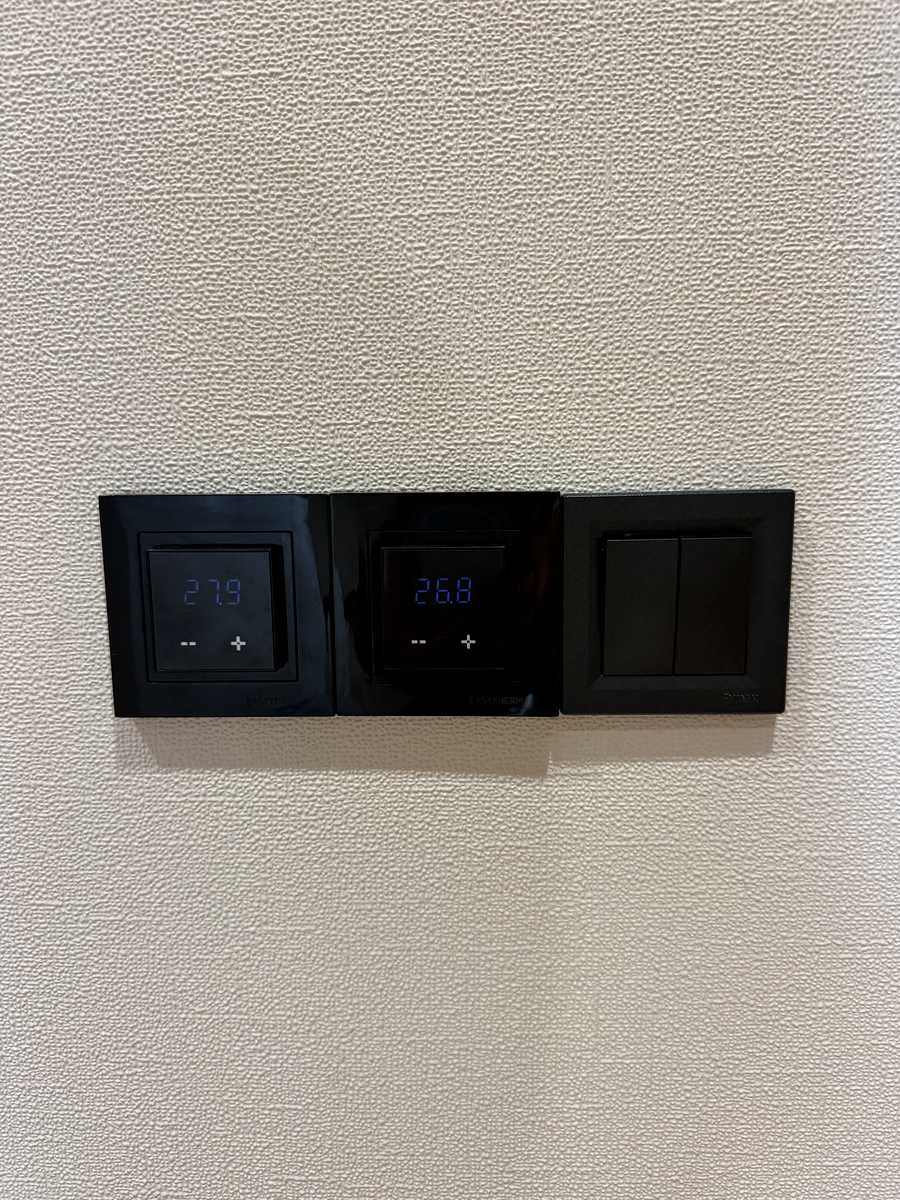 1875763686363152