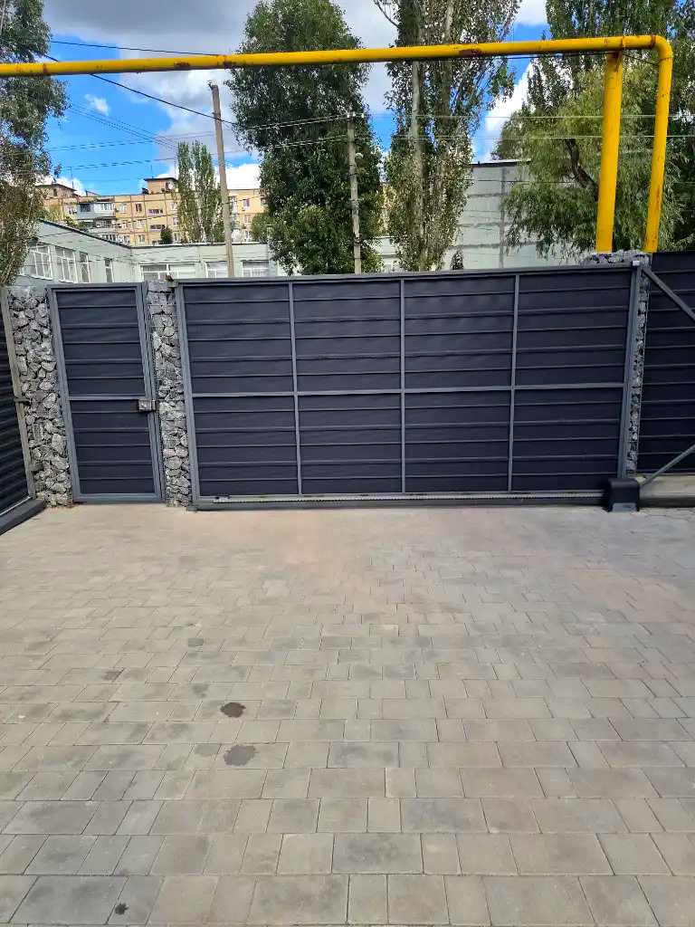 1875763975568715