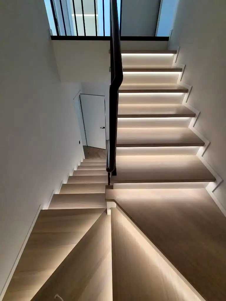 1875763975843443
