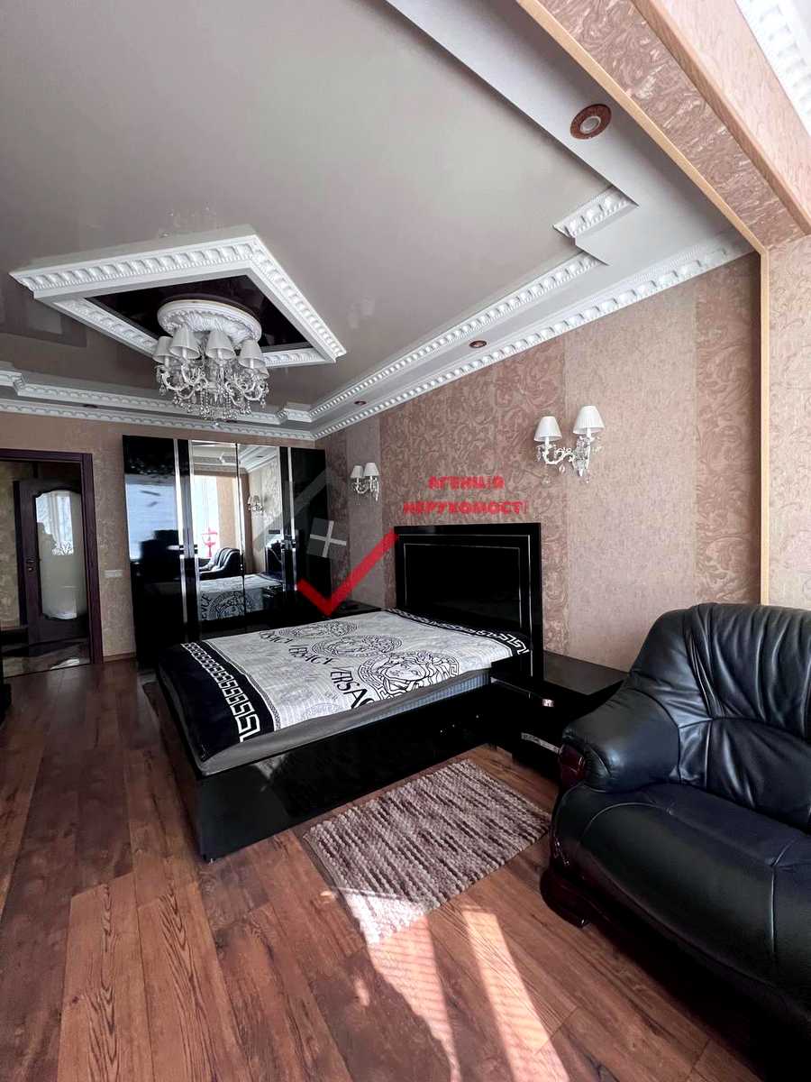 1875769373704749