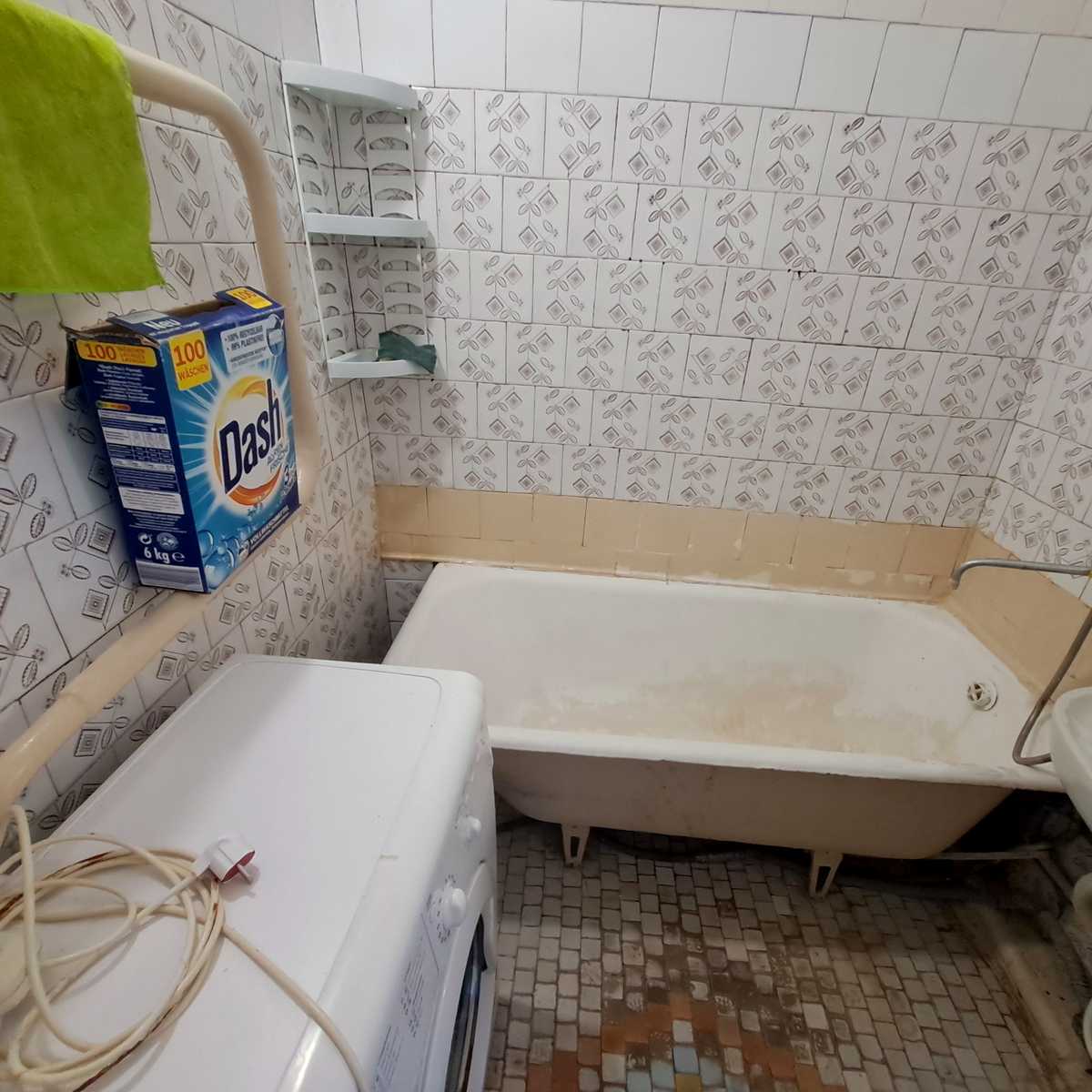 1875770050104281