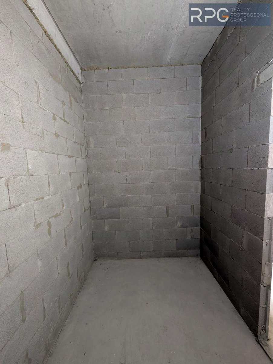 1875772335372672