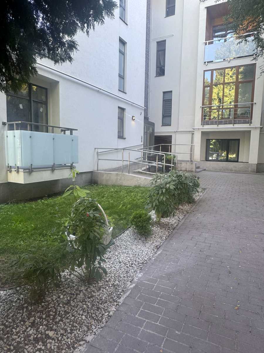 1875775349440852