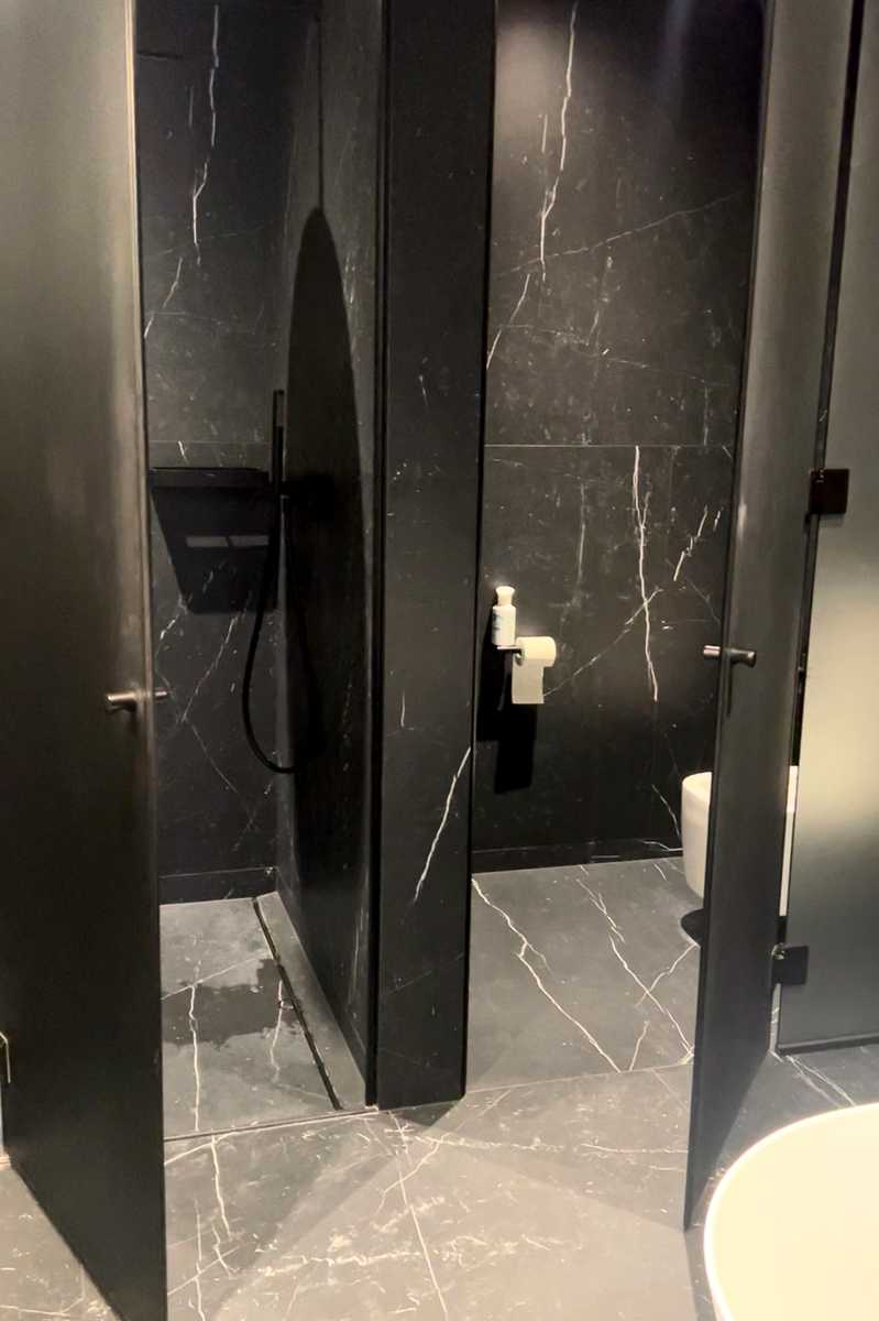 1875776290492143