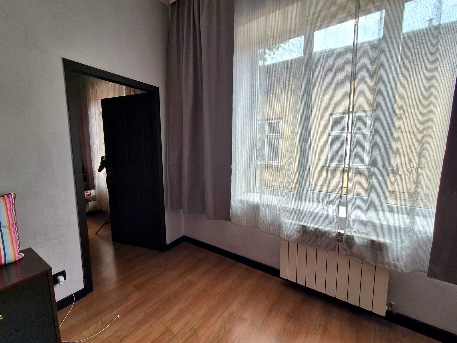 1875778606345929