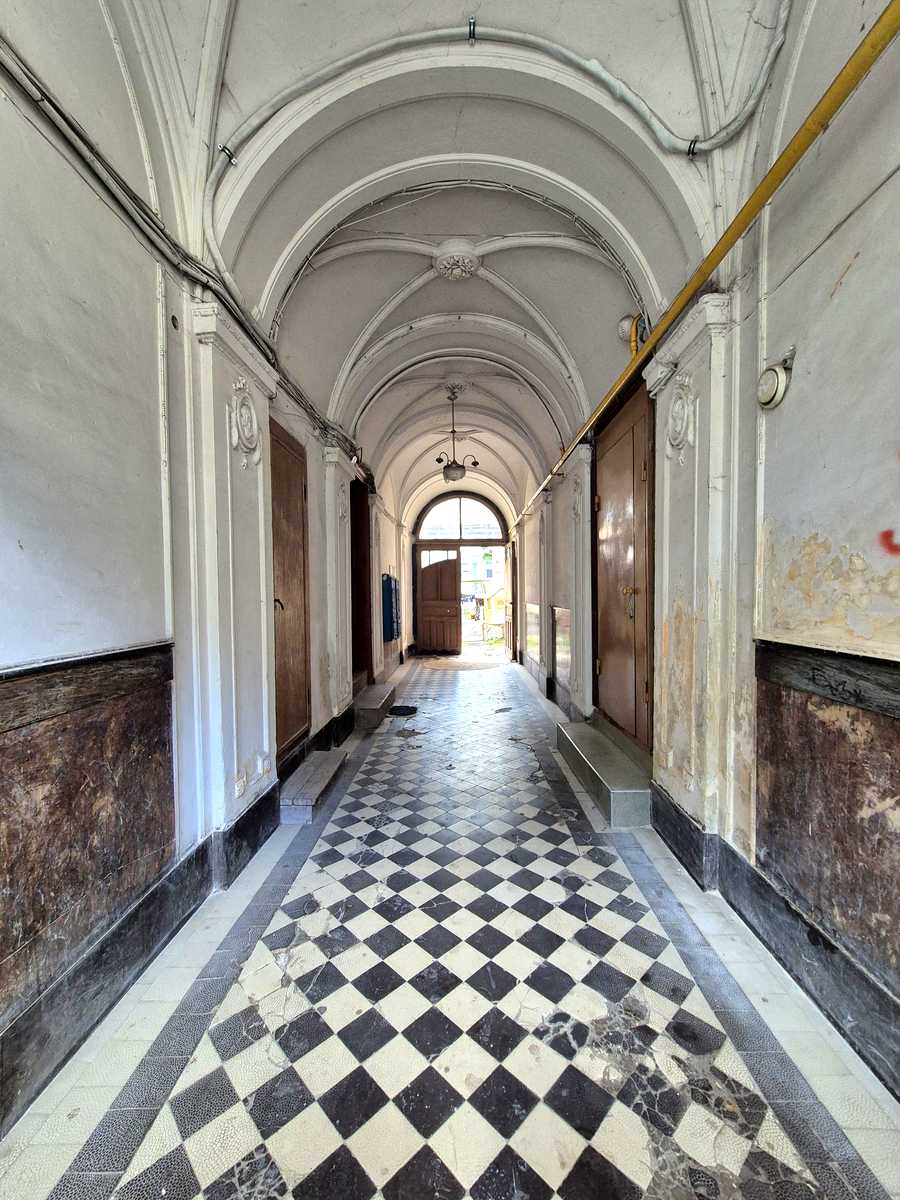 1875779157451344