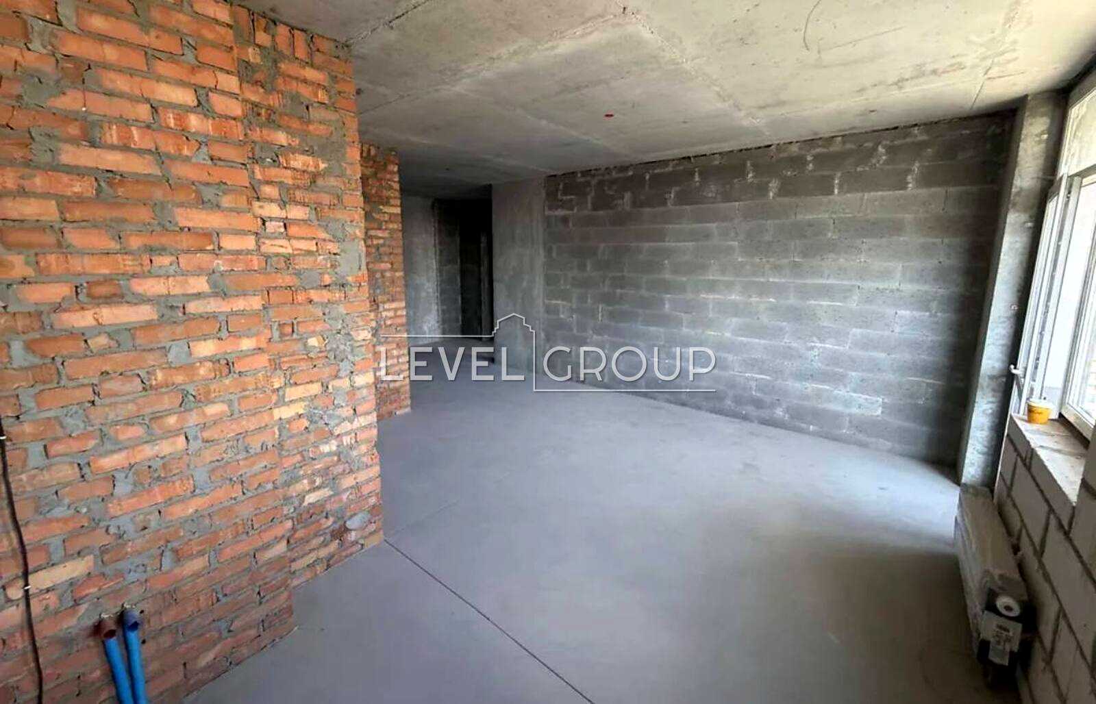 1875779640656277