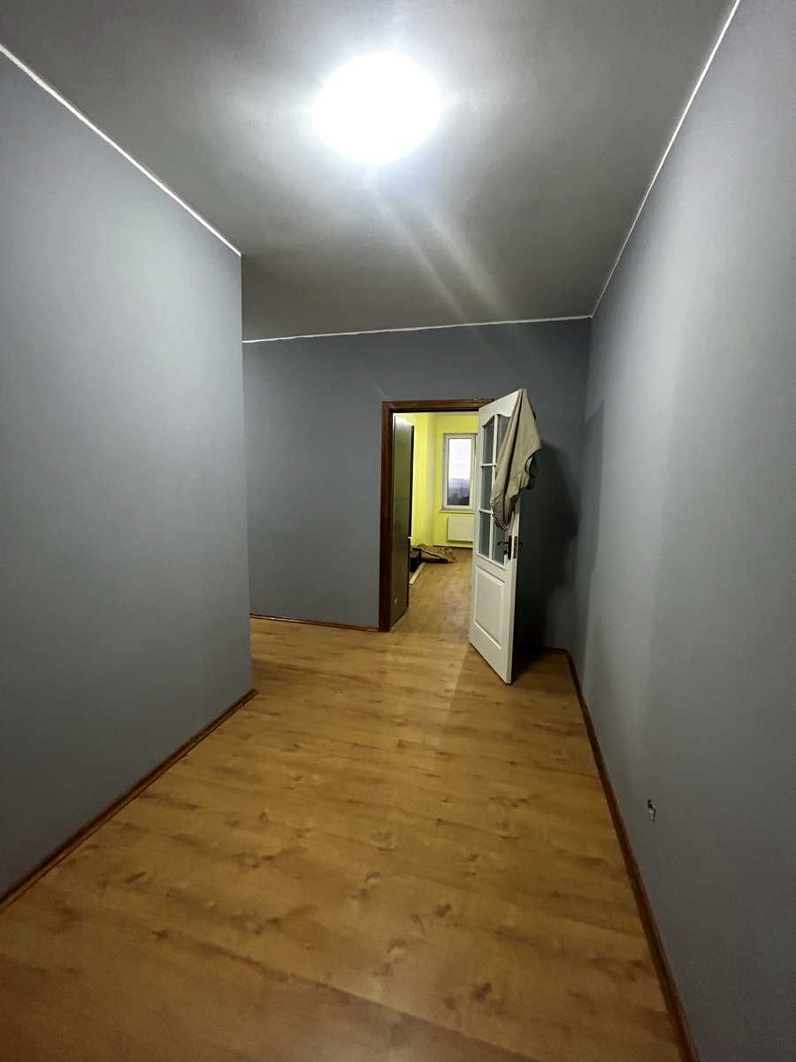 1875791436729349
