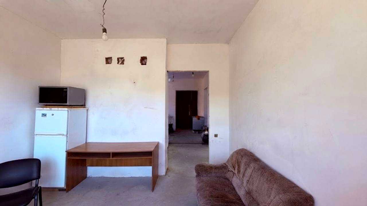 1875800315560846