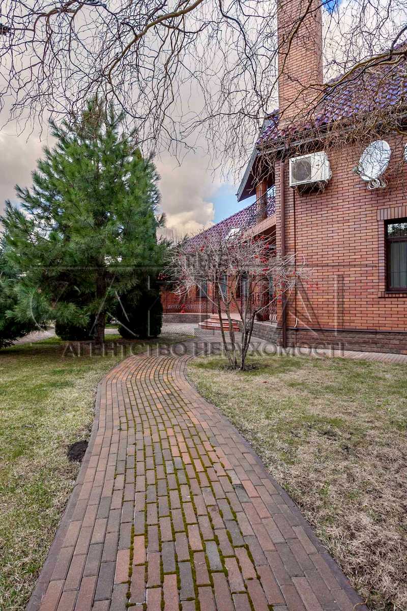 1875800447337600