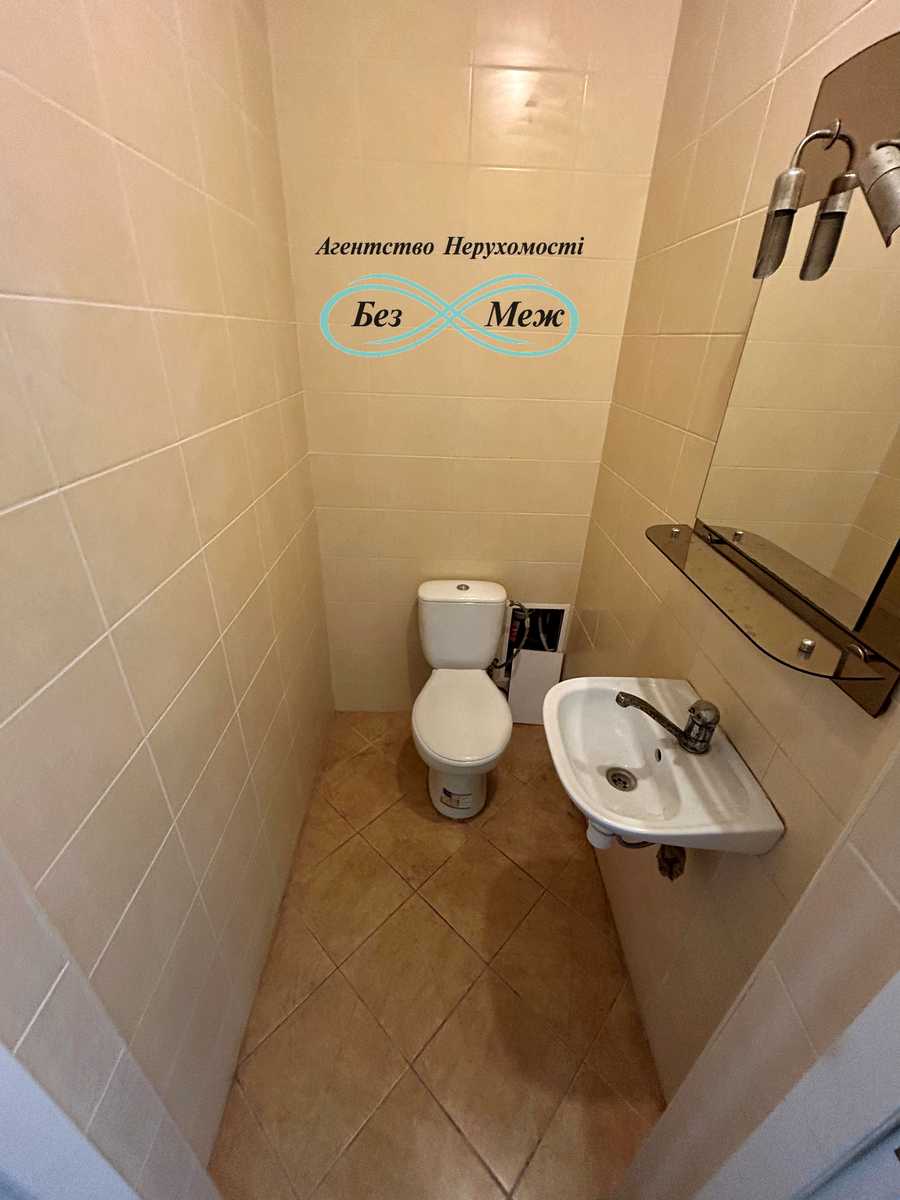 1875834188215944