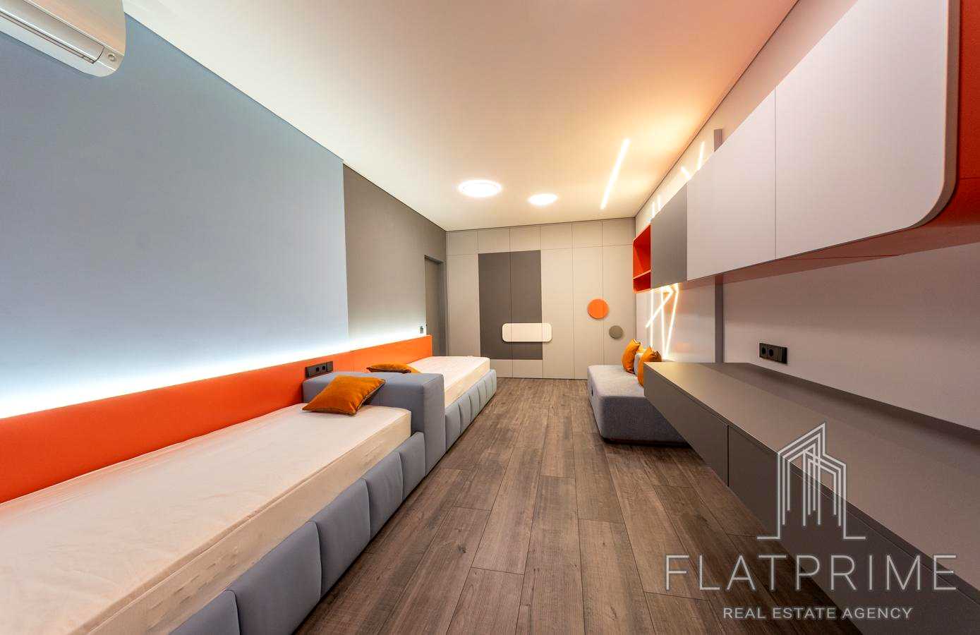 1875835854667668