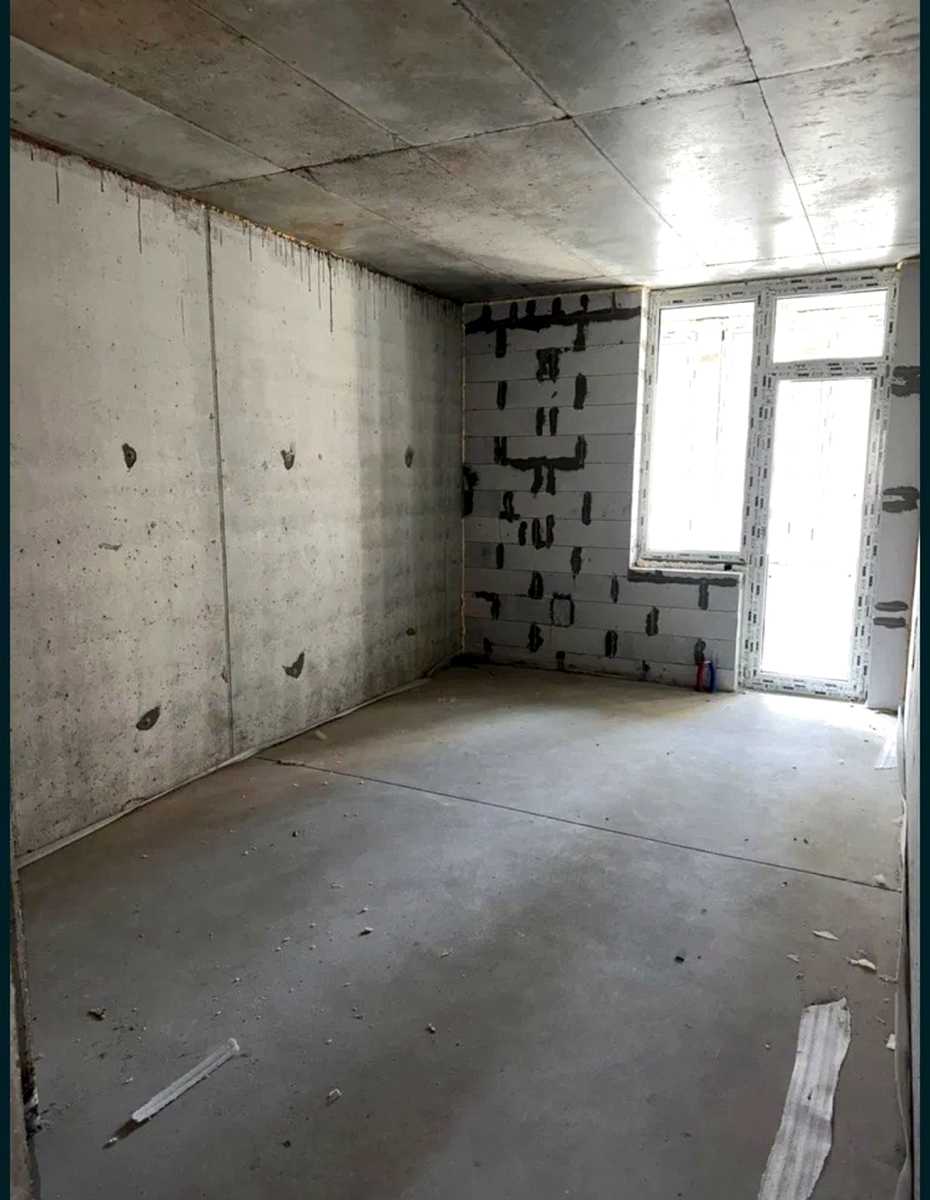 1875837042586977