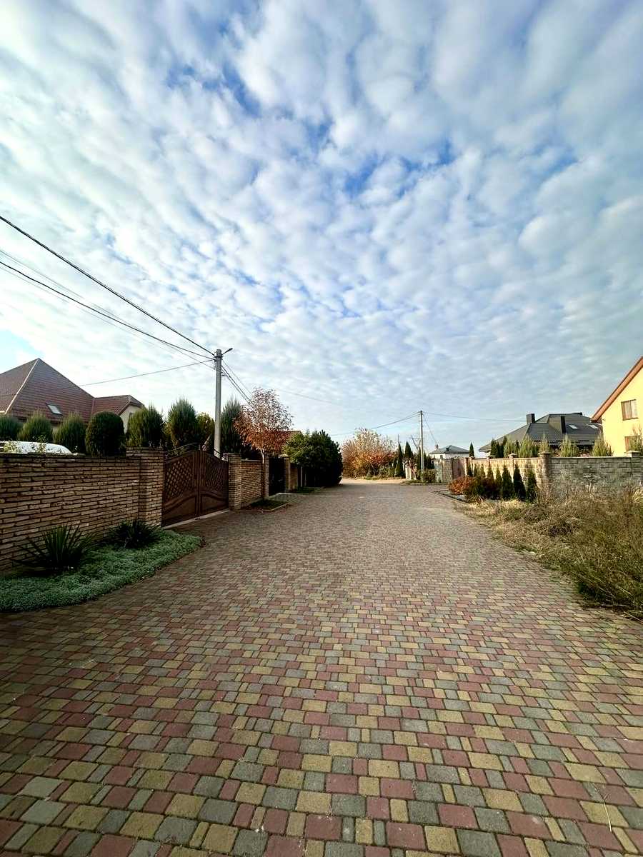 1875837537772950