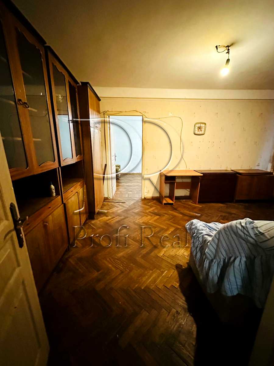 1875837997933352