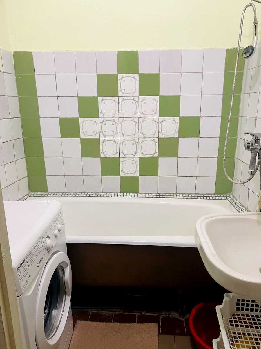 1875838110329158