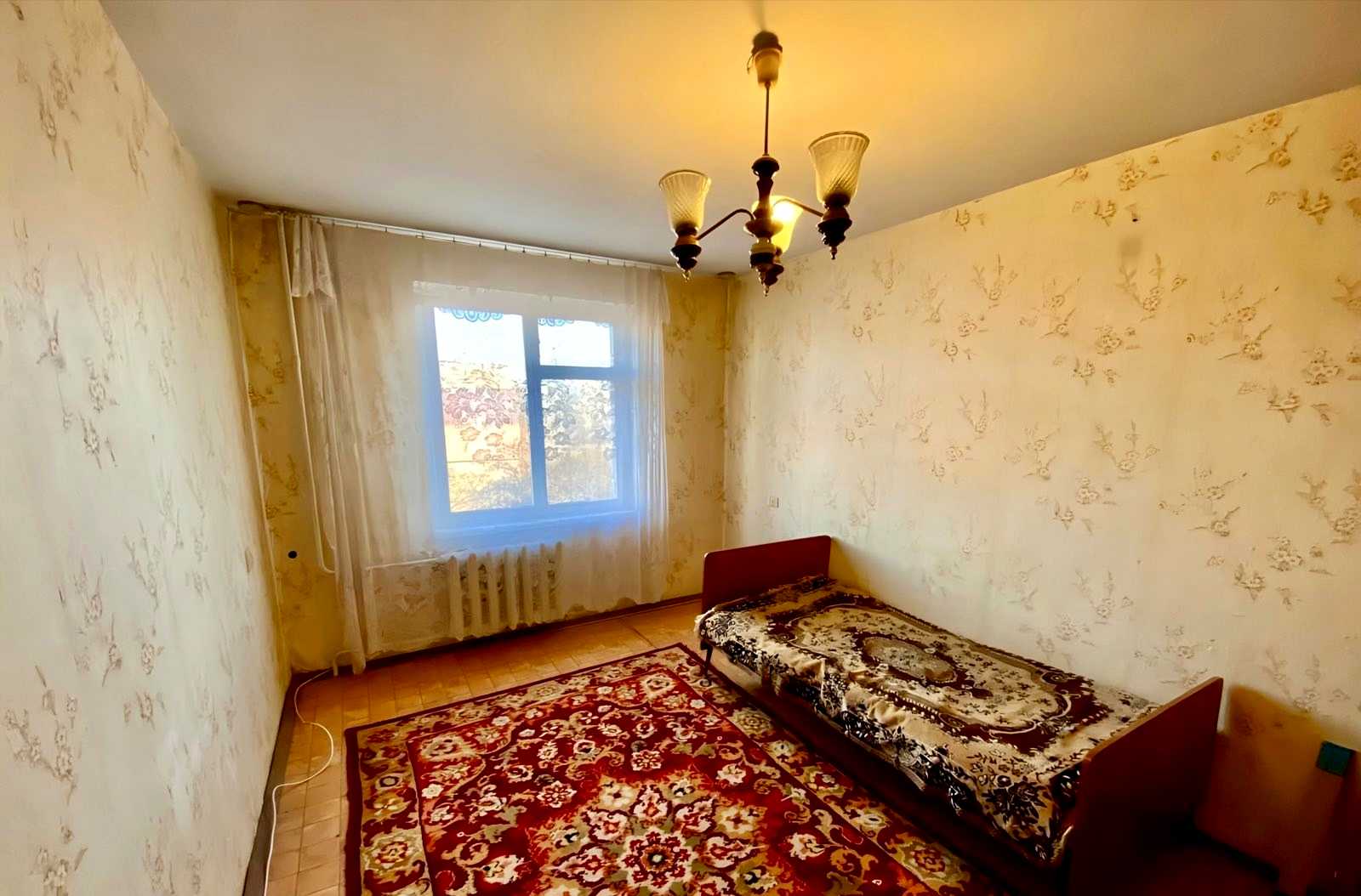 1875839080844728