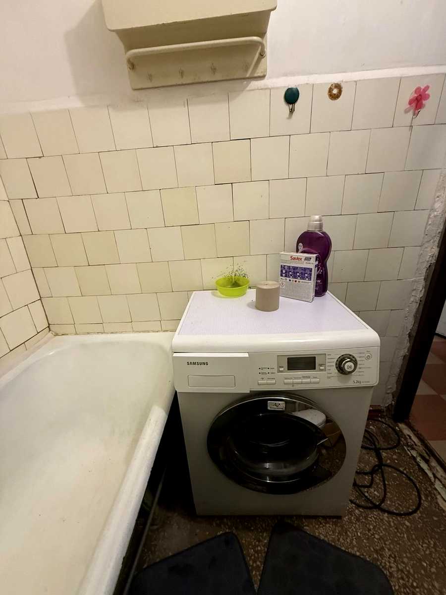 1875841933323400