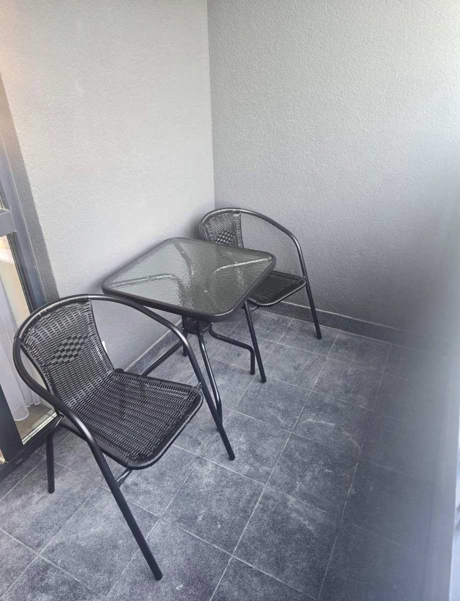 1875842381836537