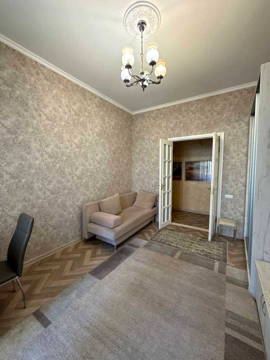 1875842549580081