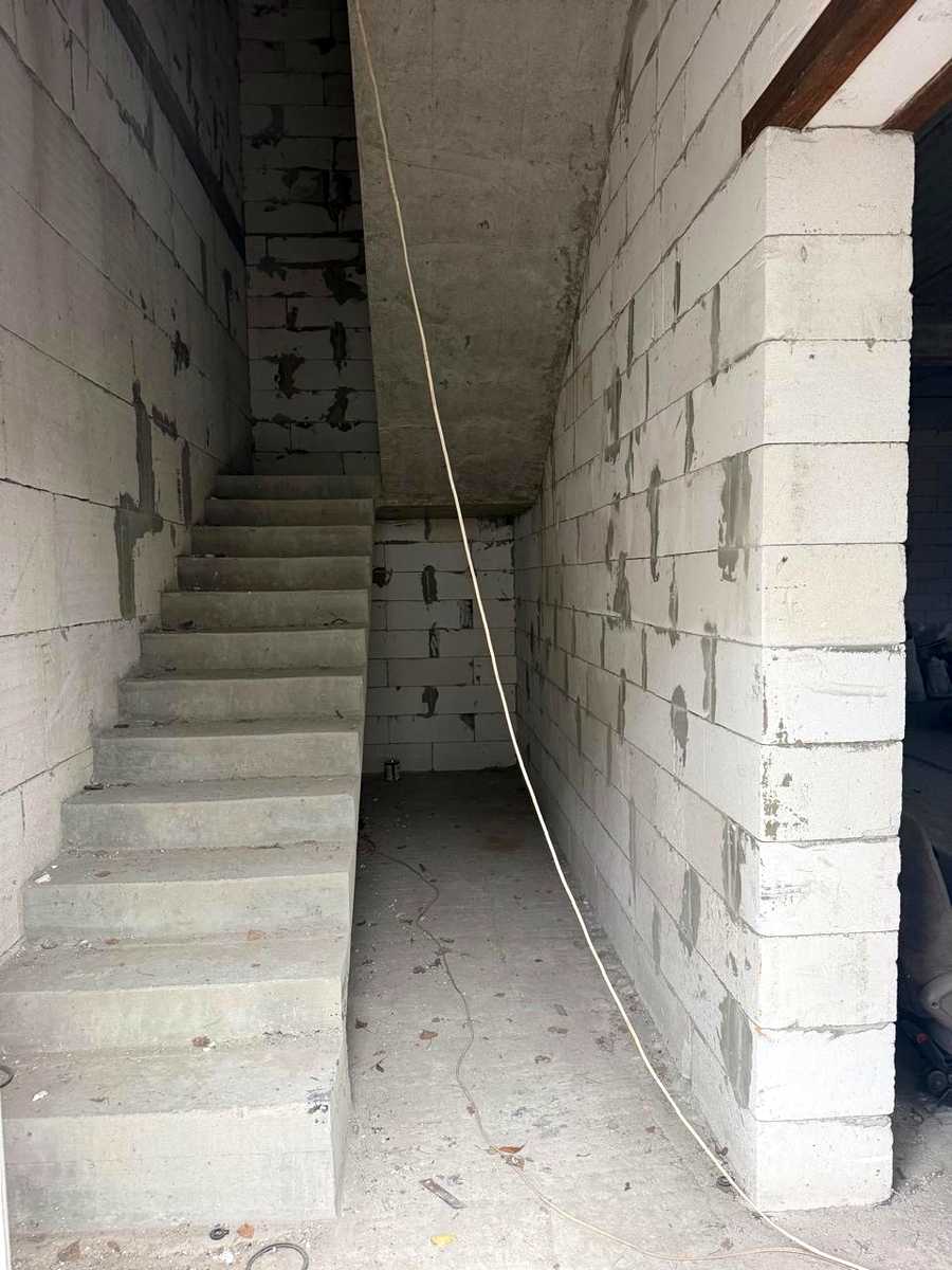 1875842673807975