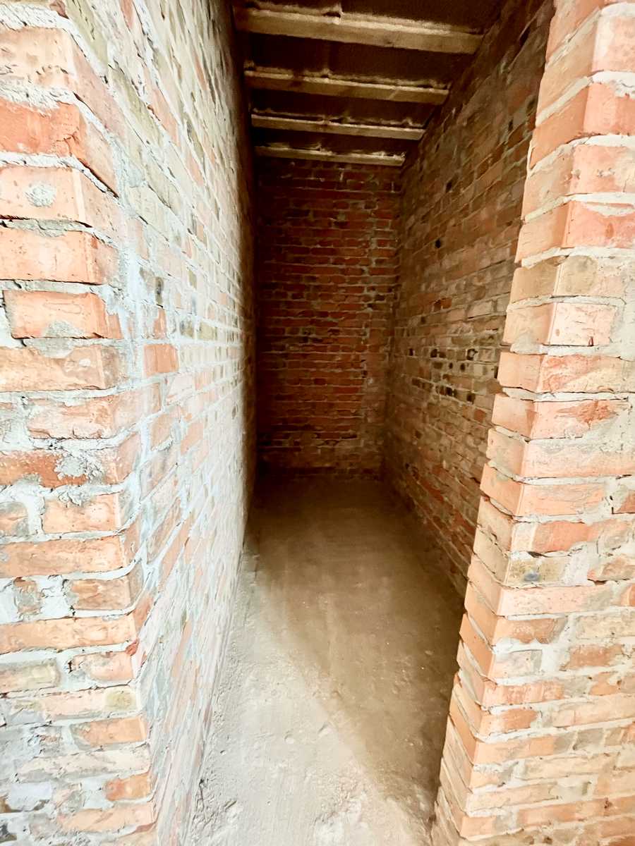 1875843347423360