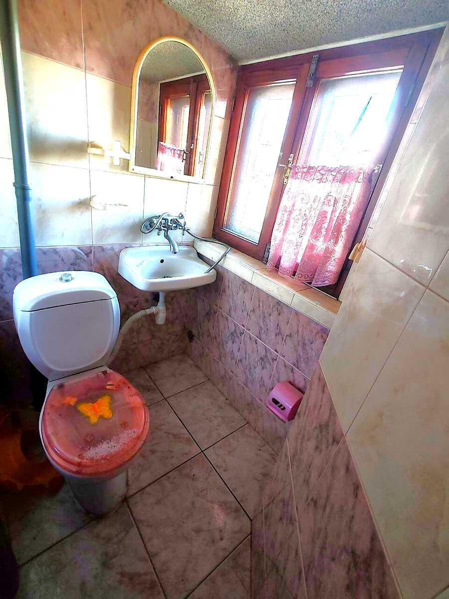 1875845421605835