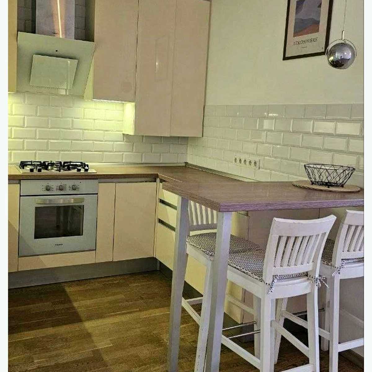 1875846601724810