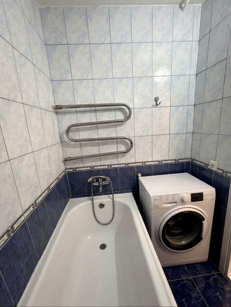 1875846968753819