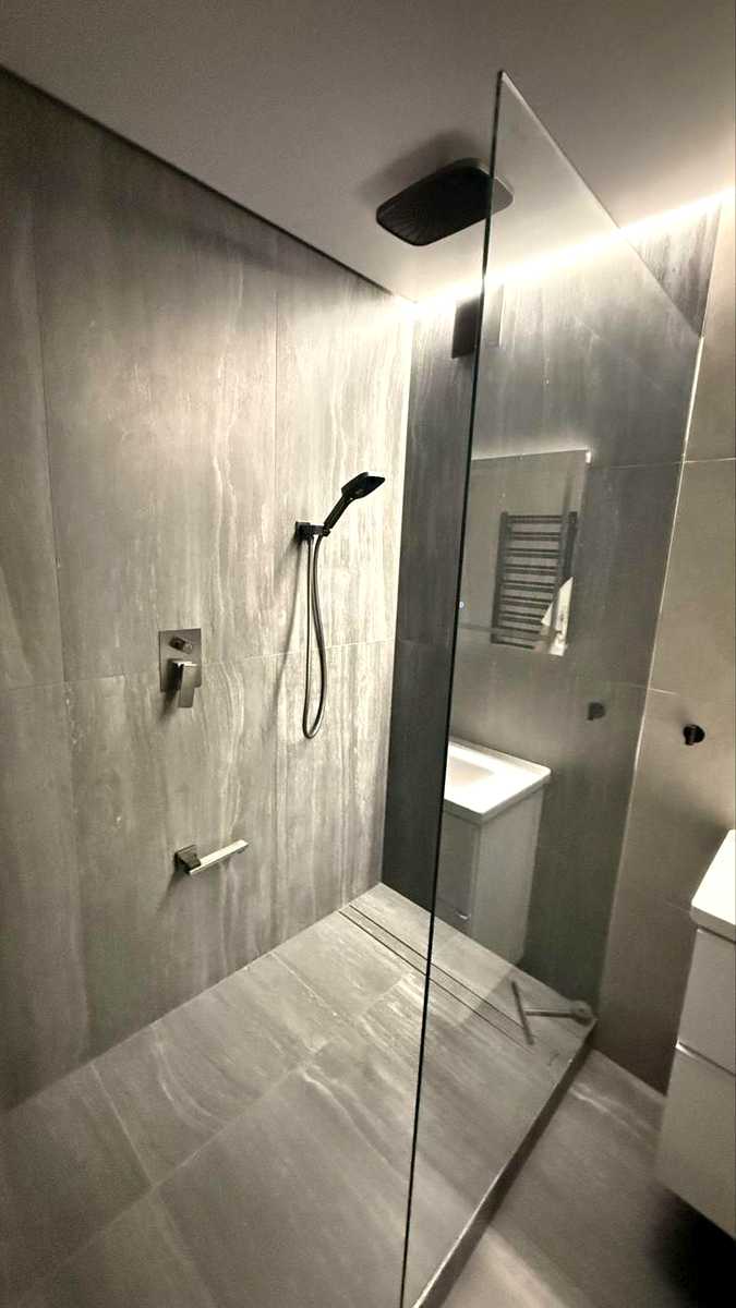 1875847277358649