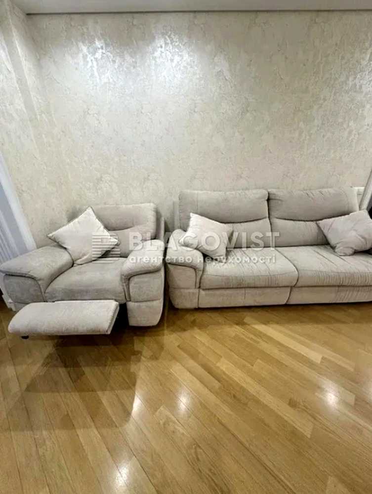 1875851662835046