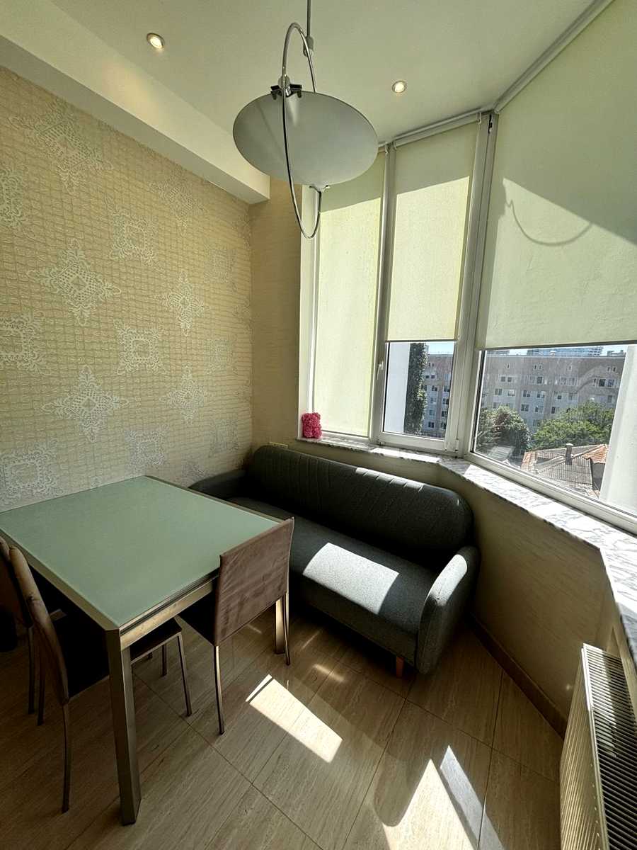 1875852575087158