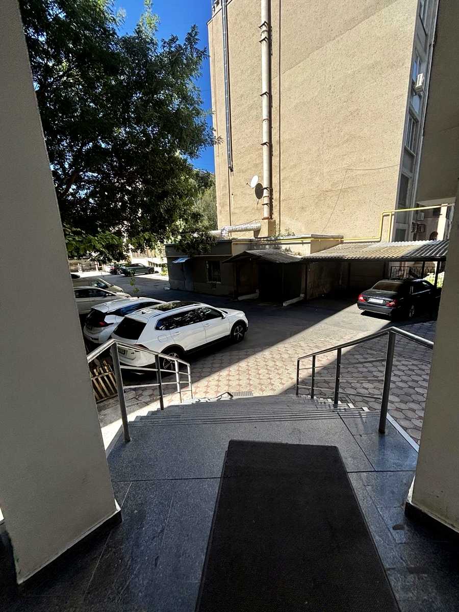 1875852576633347