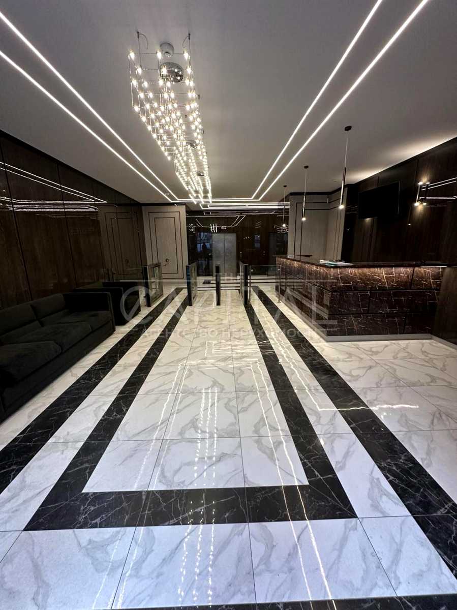 1875852660640307