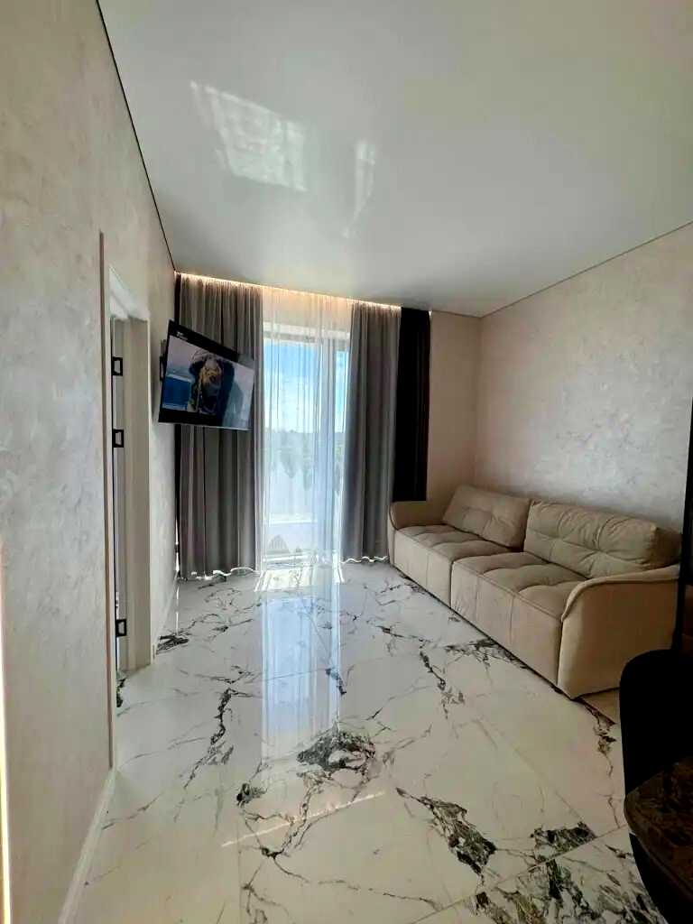 1875853457955933
