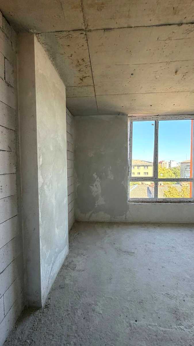 1875853714105117