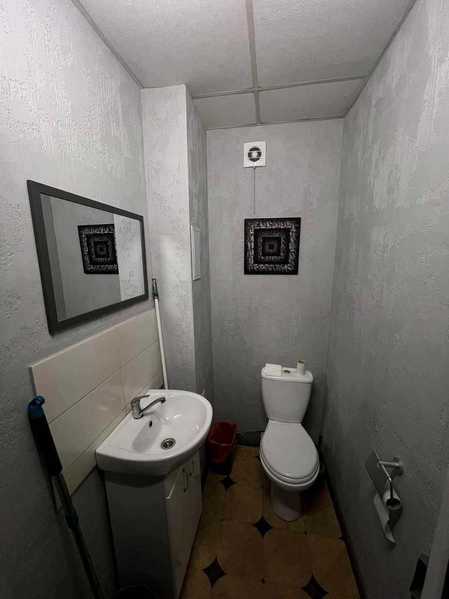 1875854835589658