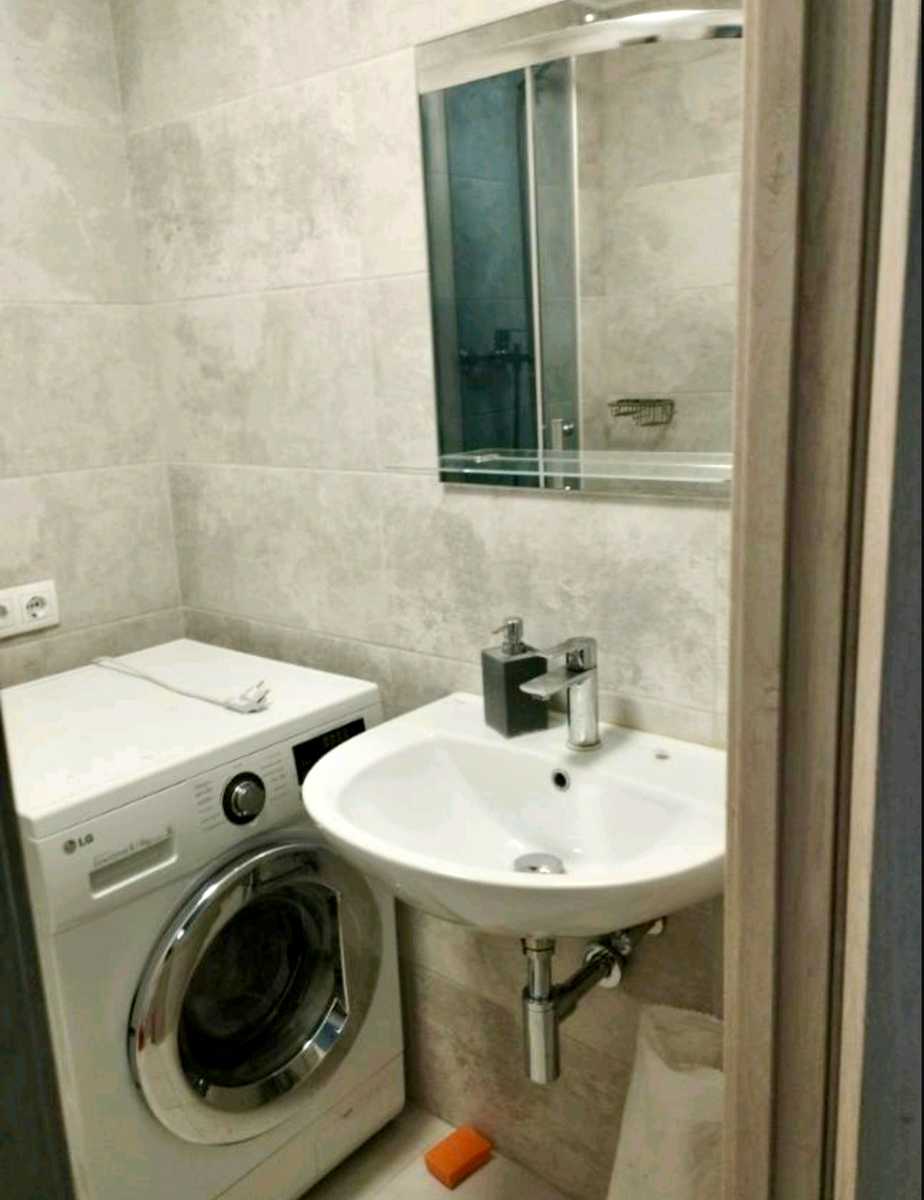 1875855136872261