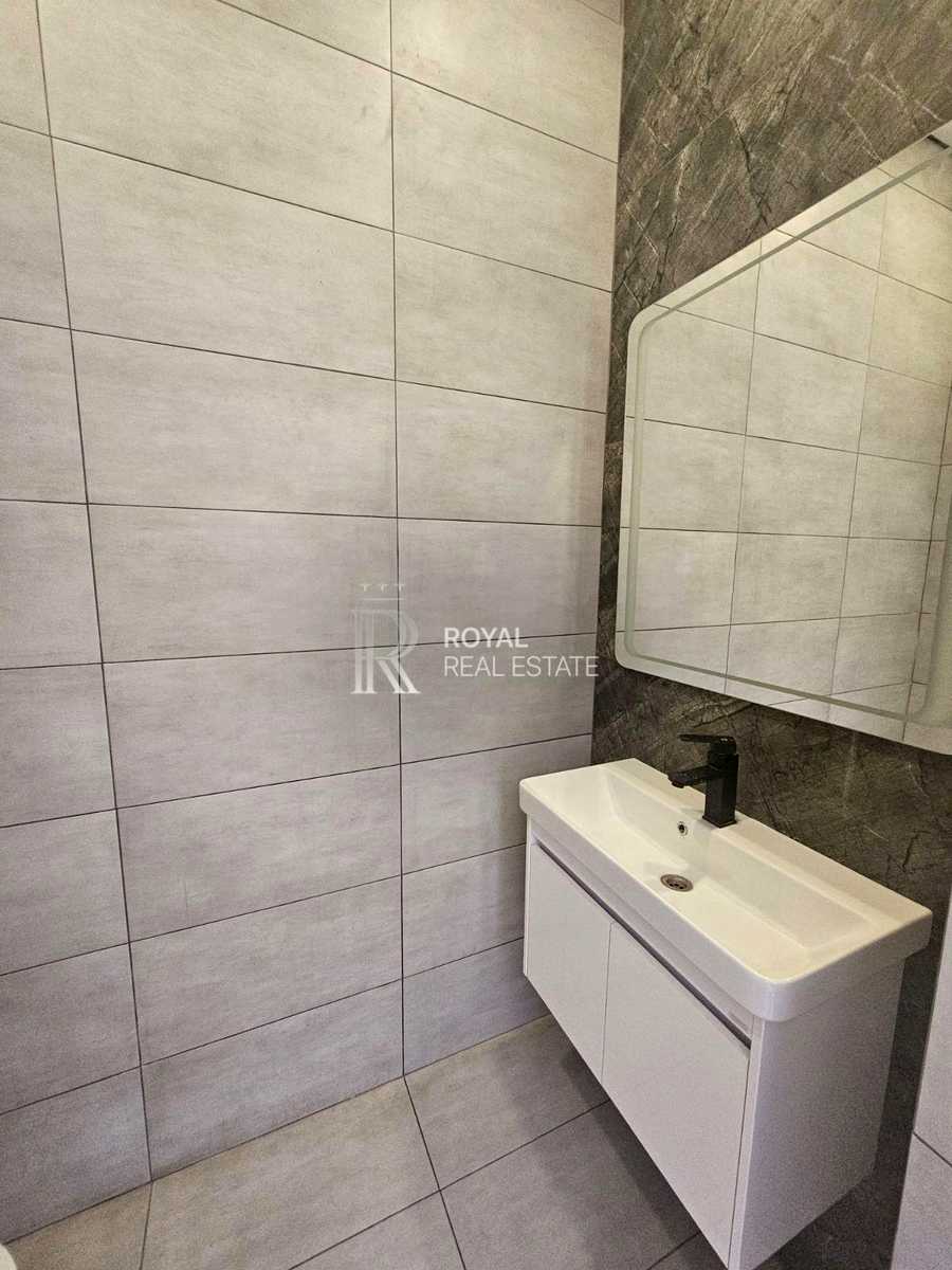 1875855166809064