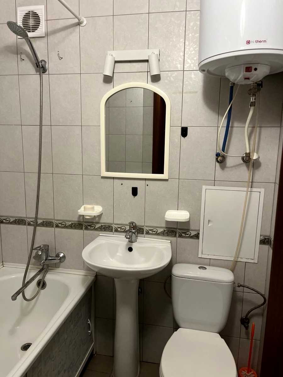 1875855316459872