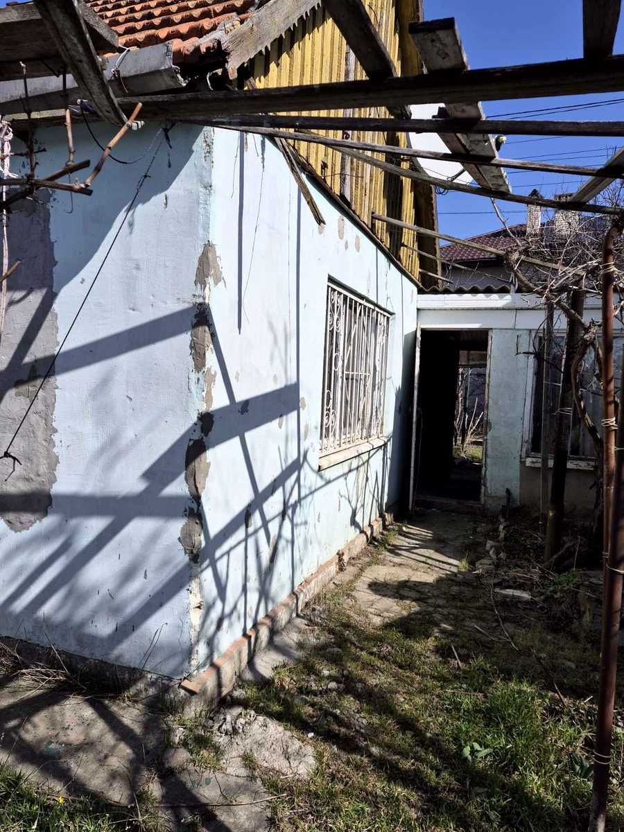 1875855646241925