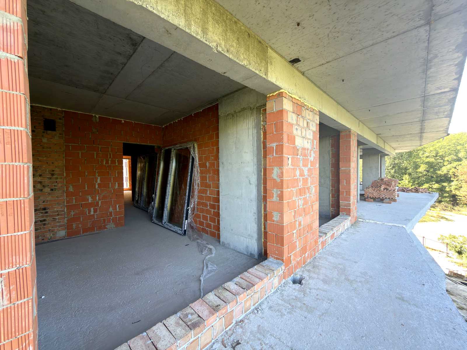 1875856515116357
